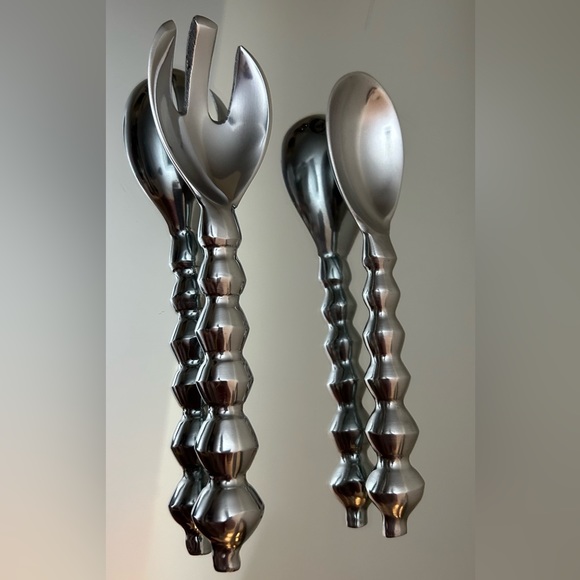 NWOT Set of 2 Silver Serves, Cookware, Dinnerware, Home Kitchen Servers. - Picture 2 of 6